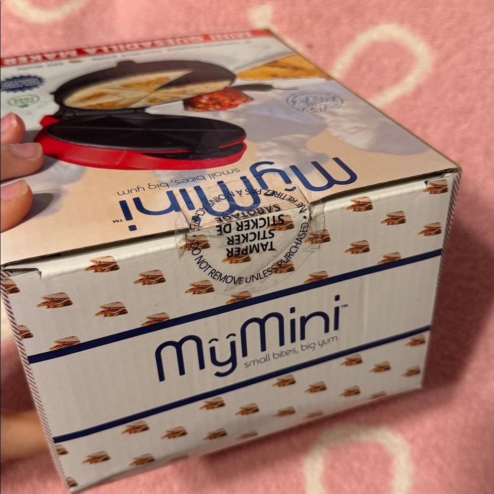Mini Quesadilla Maker - Picture 2 of 4